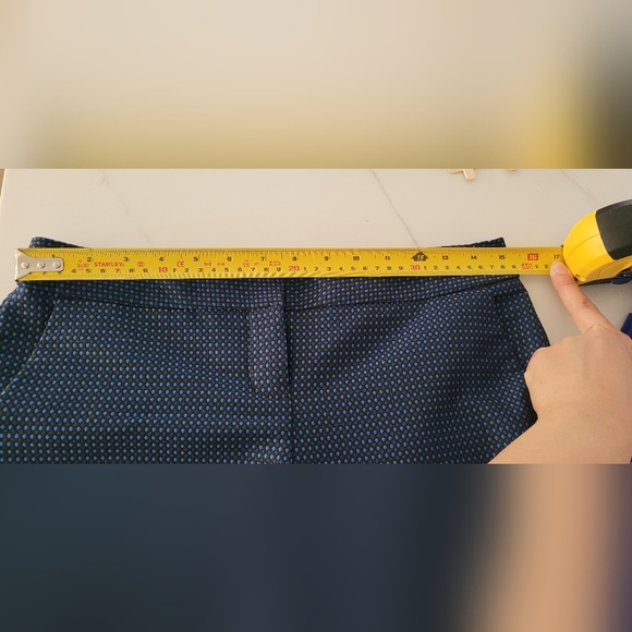 Express. Columnists pants. Size 2R - Picture 2 of 7